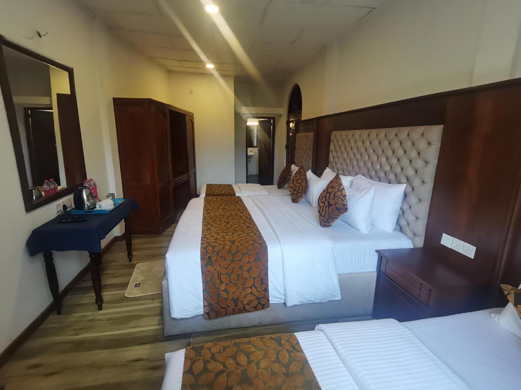 Hotel Silver Falls - Нувара-Елія Екстер'єр фото